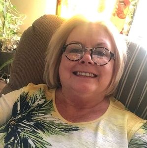 Meet your Posher, Carolyn